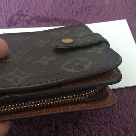 Authentic Vintage Louis Vuitton Bifold Wallet - Picture 9 of 16